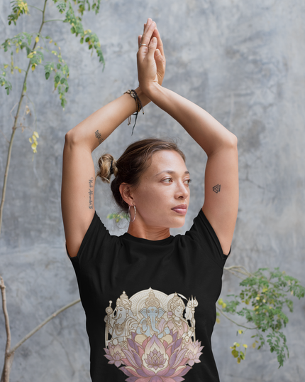 Drei Götter der Lotus Damen T-Shirt – Göttliches Lotus Design & Spiritualität