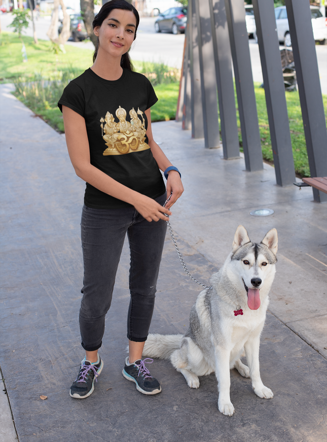 Drei Götter des Om Damen T-Shirt – Spirituelles Design & Komfort