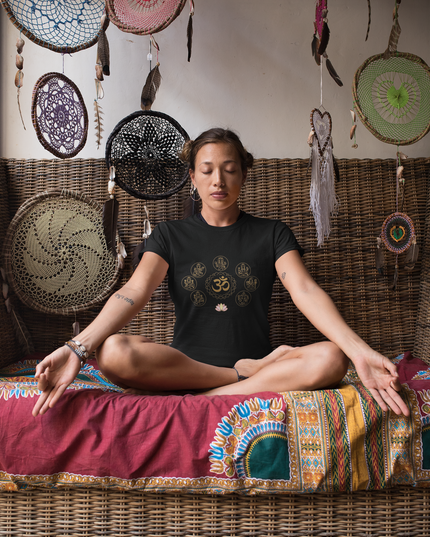 Götter des Om Damen T-Shirt – Spirituelles Design & Komfort