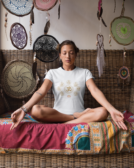 Götter des Om Damen T-Shirt – Spirituelles Design & Komfort