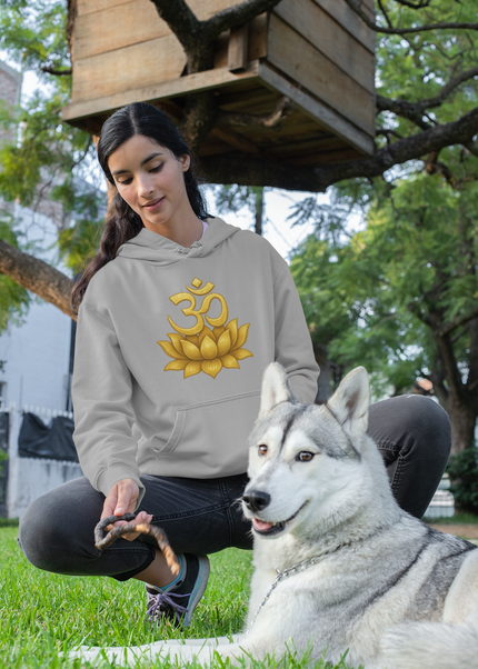 Om Lotus Damen Hoodie – nachhaltiger Bio-Baumwolle Hoodie mit Om und Lotus Design von SatoriSoul